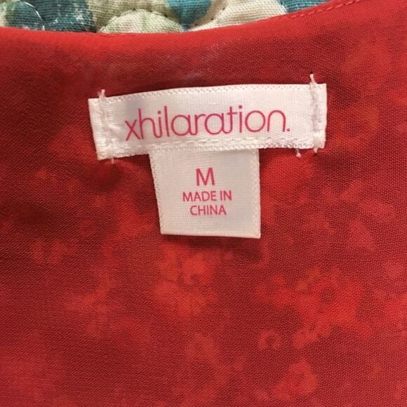 Xhilaration Floral Tanktop - Picture 3 of 4
